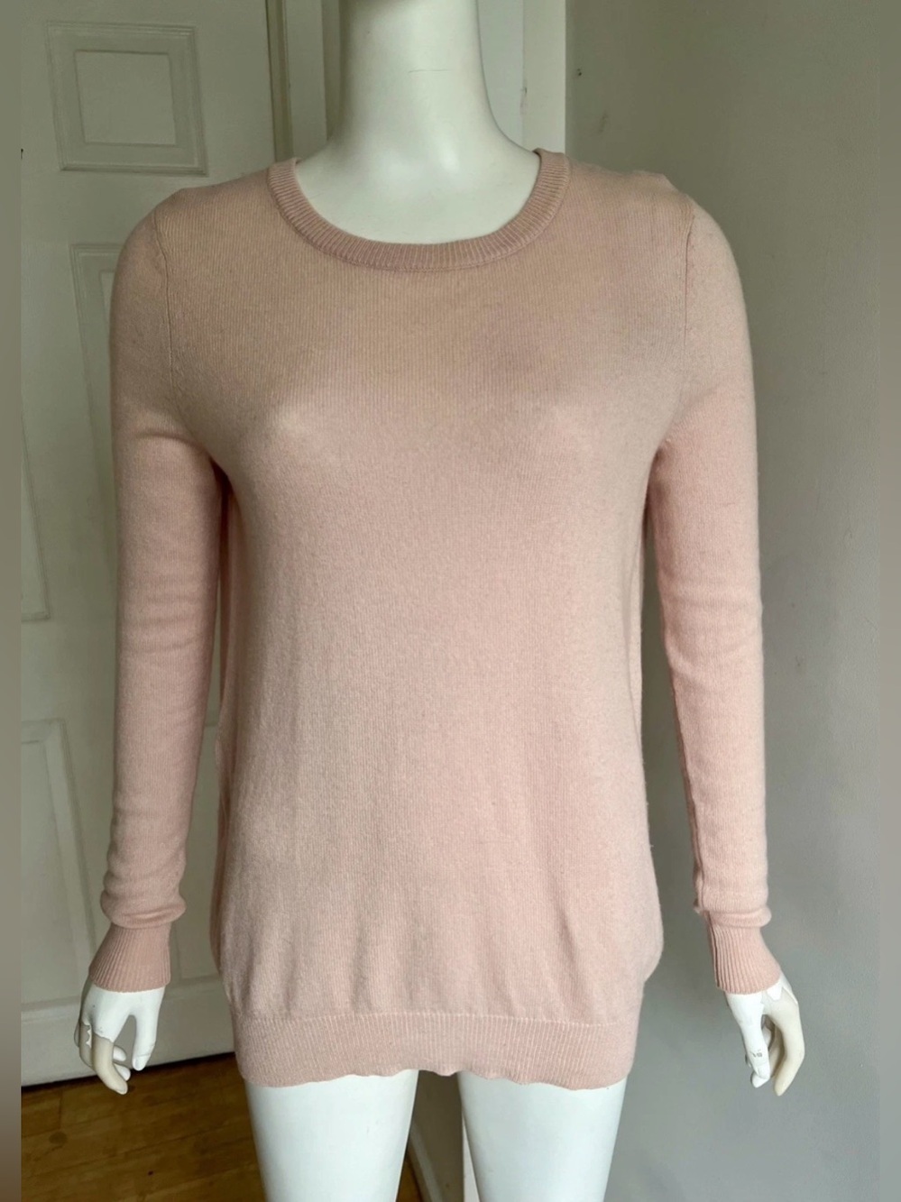 C by Bloomingdale's 100% Cashmere Crewneck Sweater Pink 2-Ply Pullover Size L - Picture 3 of 9